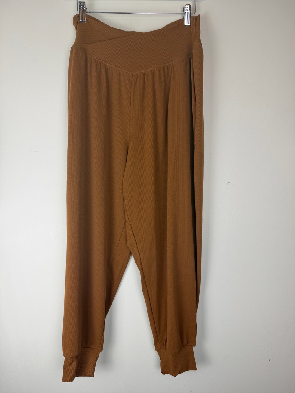 NWT HALARA Joggers in Glazed Ginger size Large - Picture 2 of 5